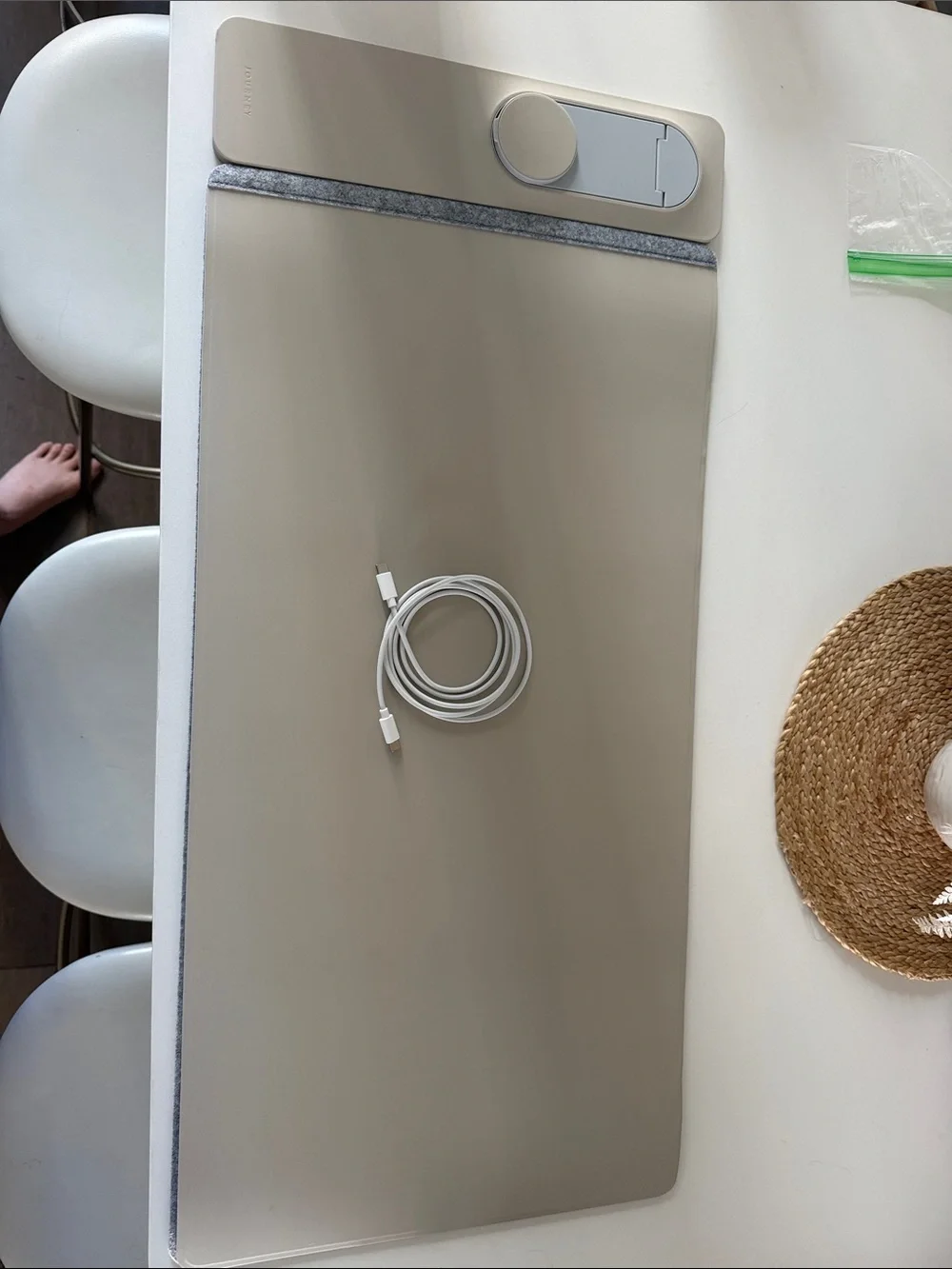 Journey Altilift Wireless Charging Reversible Desk Mat
